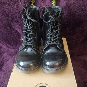 Dr. Martens kid's shiny boot size 4